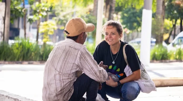 FRATERNIDADE SEM FRONTEIRAS: VOLUNTARIADO QUE TRANSFORMA VIDAS