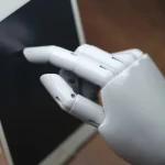INTELIGÊNCIA ARTIFICIAL AUMENTA DESINFORMAÇÃO NO BRASIL
