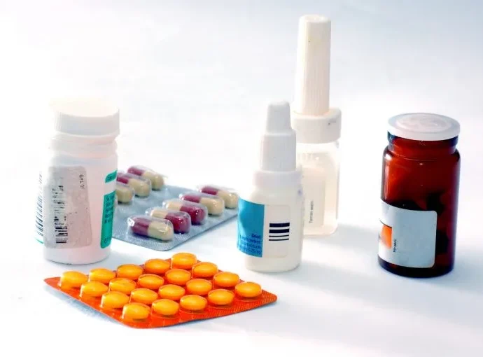 MITOS E VERDADES SOBRE O USO DE MEDICAMENTOS QUE VOCÊ PRECISA SABER MITOS E VERDADES SOBRE O USO DE MEDICAMENTOS QUE VOCÊ PRECISA SABER