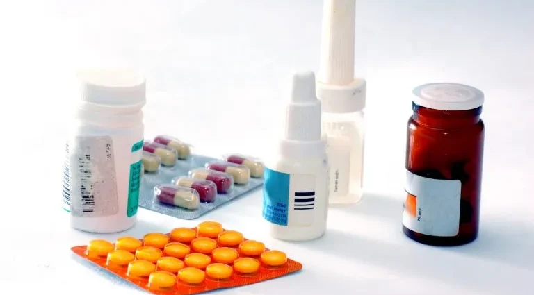 MITOS E VERDADES SOBRE O USO DE MEDICAMENTOS QUE VOCÊ PRECISA SABER