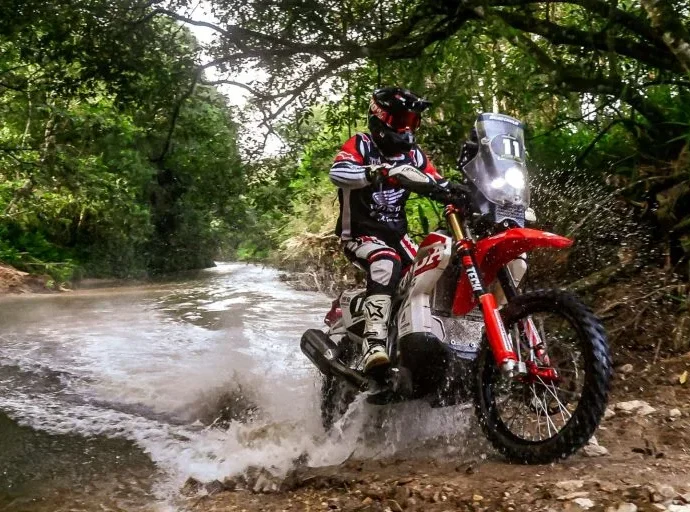 Rally Minas Brasil inicia com Honda Racing em destaque