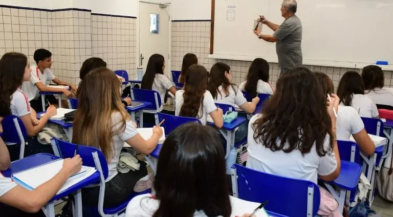 Estudantes da Bahia participam de seminário internacional da Cambridge