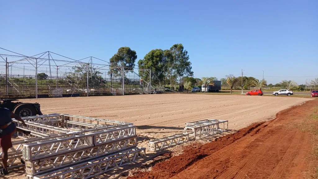 Faltam 2 dias para a Festa do Peão em Castilho 2026 e montagem do recinto já movimenta a cidade Faltam 2 dias para a Festa do Peão em Castilho 2026 e montagem do recinto já movimenta a cidade