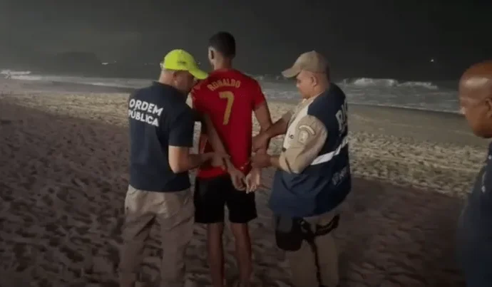 Homem é detido ao oferecer caipirinha por R$ 1,8 mil em Copacabana