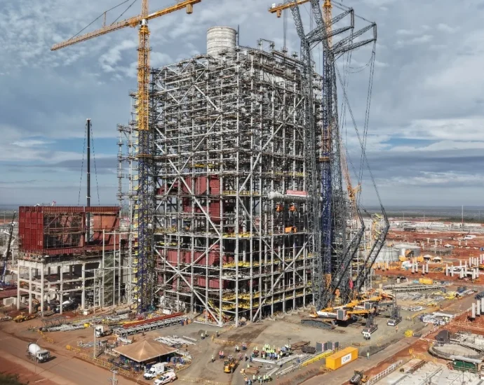 ARAUCO INSTALA EQUIPAMENTO DE 300 TONELADAS NA MAIOR CALDEIRA DE RECUPERAÇÃO DO MUNDO