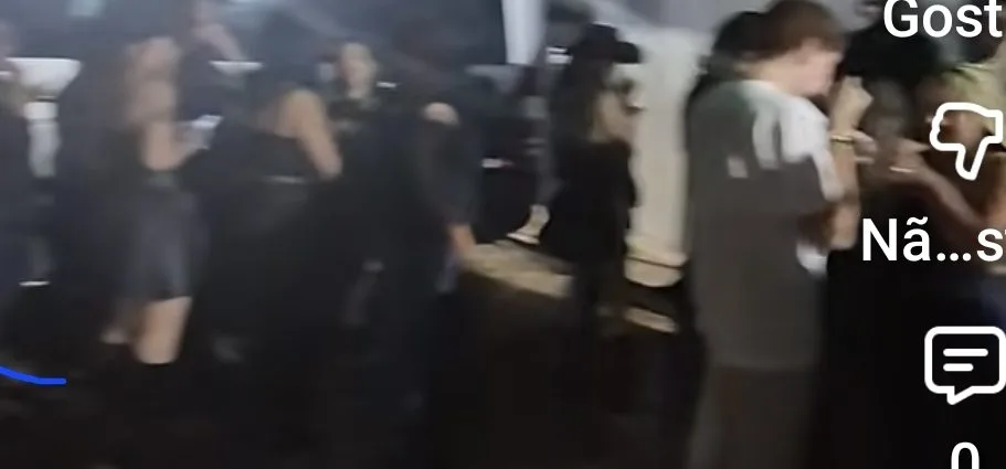 VÍDEO: Traia Véia atende fãs antes do show na Festa do Peão em Castilho 2026