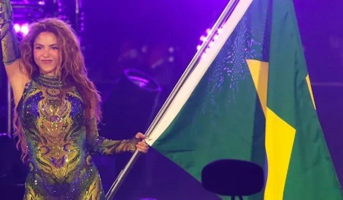 Shakira realiza show histórico com 2 milhões de fãs em Copacabana