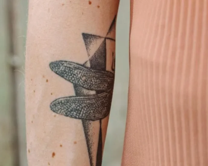 VAI TATUAR? CUIDADO COM PINTAS: PODERÃO ESCONDER CÂNCER DE PELE VAI TATUAR? CUIDADO COM PINTAS: PODERÃO ESCONDER CÂNCER DE PELE