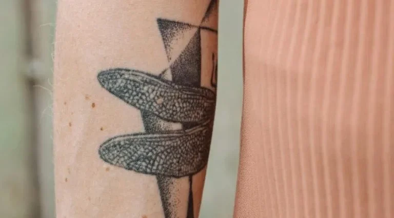 VAI TATUAR? CUIDADO COM PINTAS: PODERÃO ESCONDER CÂNCER DE PELE