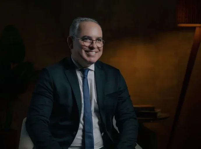 Neurocirurgião pediátrico é destaque em documentário sobre carreiras com propósito