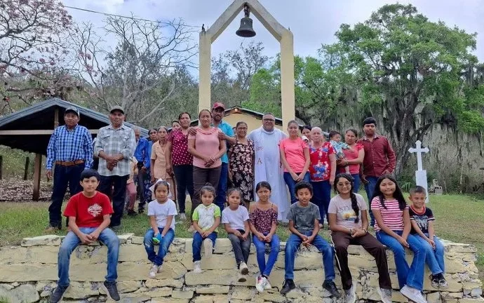 A Canção que Exalta o Orgulho Mexicano: A Visita aos Missionários Espiritanos