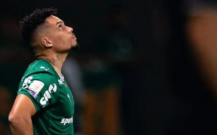 Paulinho retorna ao Palmeiras após longo afastamento e desabafa sobre recuperação