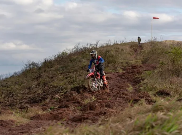 Enzo Lopes brilha na abertura do Arena Cross em Indaiatuba
