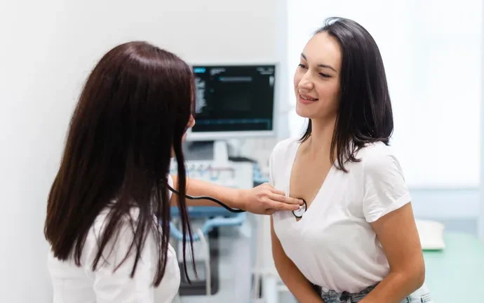 Importância da prevenção das doenças cardiovasculares entre mulheres é destacada por especialistas