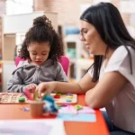 DIA DO PEDAGOGO: PROFISSIONAIS REFLETEM SOBRE DESAFIOS DA PROFISSÃO