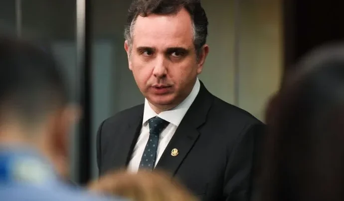 Rodrigo Pacheco busca reaproximação entre Lula e Alcolumbre