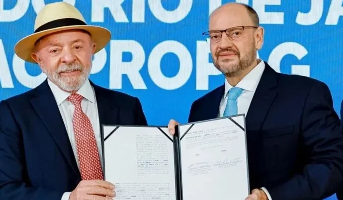 Lula e governador do RJ firmam adesão ao Programa de Pleno Pagamento de Dívidas