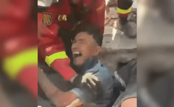 Resgate Emocionante: Homem é Salvo dos Escombros na Venezuela Após Terremotos