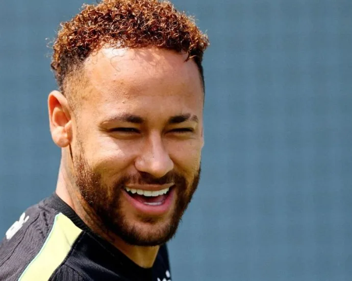 NEYMAR DIVIDE OPINIÕES, MAS MAIORIA PREFERE RETORNO GRADUAL
