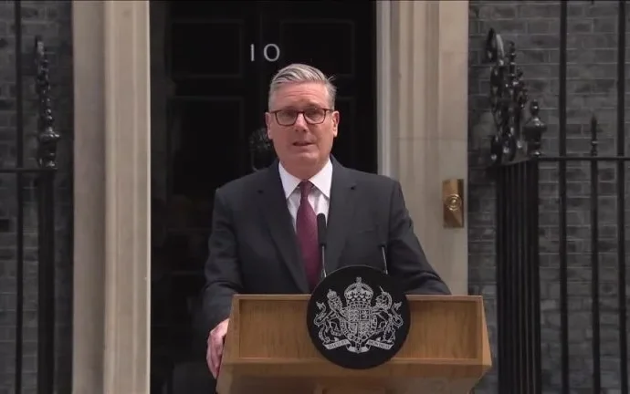 Keir Starmer anuncia renúncia ao cargo de primeiro-ministro britânico