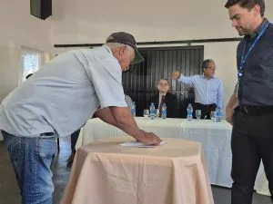 DIREITO À TERRA: APÓS 17 ANOS, 12 FAMÍLIAS DO ASSENTAMENTO CAFEEIRA ASSINAM ACORDO HISTÓRICO EM CASTILHO