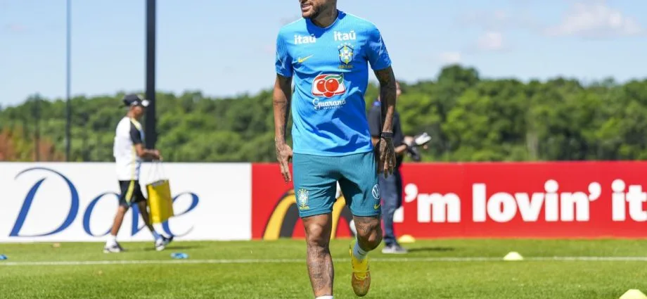 NEYMAR RETORNA A TREINAR E AUMENTA EXPECTATIVA POR RETORNO