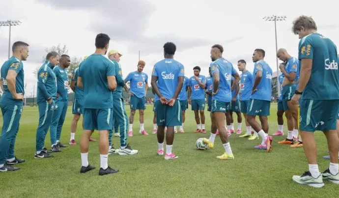 Brasil se prepara para duelo contra o Japão com quase todo o elenco disponível