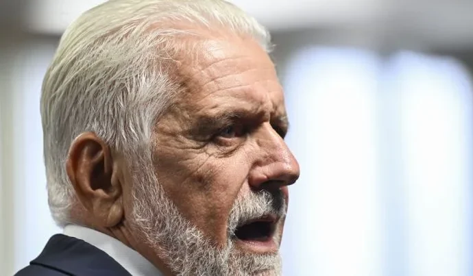 Jaques Wagner enfrenta incertezas na liderança do governo e mira reeleição no Senado