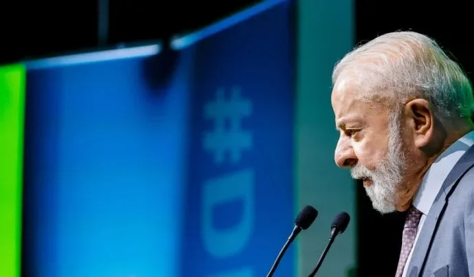 Pesquisa aponta que 42% dos brasileiros consideram governo Lula pior do que o esperado