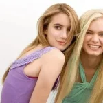 Série baseada em ‘Aquamarine’ será lançada no Disney+ com Emma Roberts