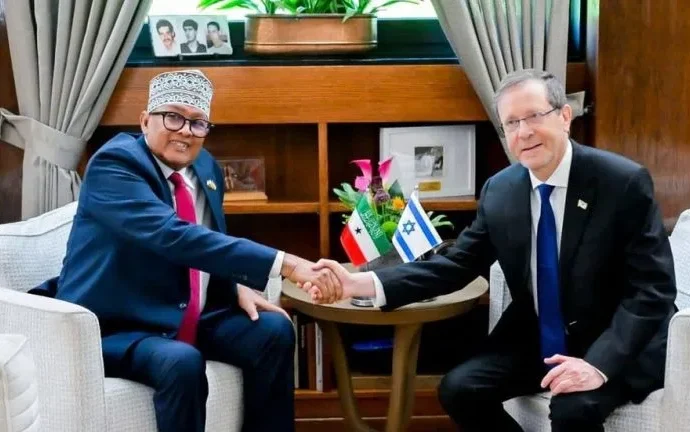 Presidente de Somaliland visita Israel em busca de parcerias e reconhecimento internacional