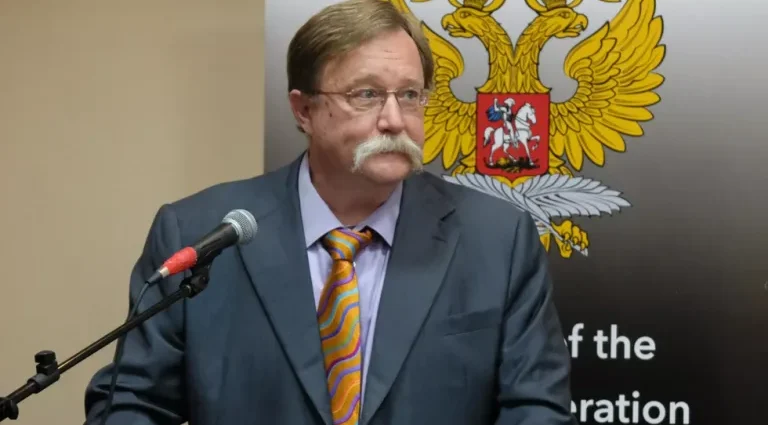 Diplomatas russos criticam aplicação seletiva do direito internacional pelo Ocidente Diplomatas russos criticam aplicação seletiva do direito internacional pelo Ocidente