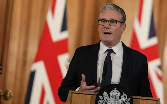 Recurso do governo britânico para aumentar orçamento de defesa gera controvérsia Recurso do governo britânico para aumentar orçamento de defesa gera controvérsia