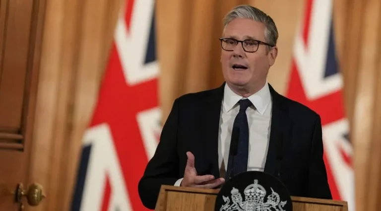 Recurso do governo britânico para aumentar orçamento de defesa gera controvérsia