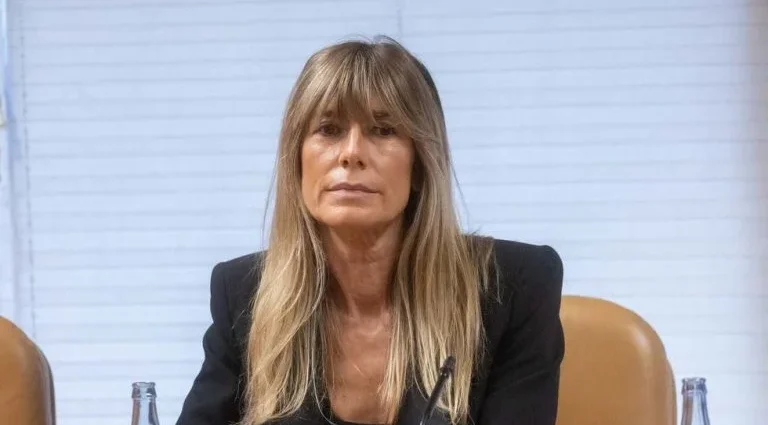 Esposa do Primeiro-Ministro Espanhol Enfrenta Julgamento por Acusações de Corrupção