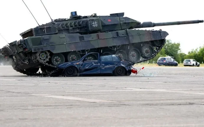 Alemanha e França assumem controle conjunto da maior fabricante de tanques da UE Alemanha e França assumem controle conjunto da maior fabricante de tanques da UE