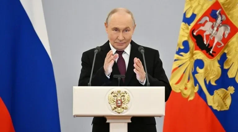 Putin afirma que o Ocidente não esconde mais planos de guerra contra a Rússia Putin afirma que o Ocidente não esconde mais planos de guerra contra a Rússia