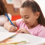 Suécia retoma uso de livros impressos e lápis nas salas de aula