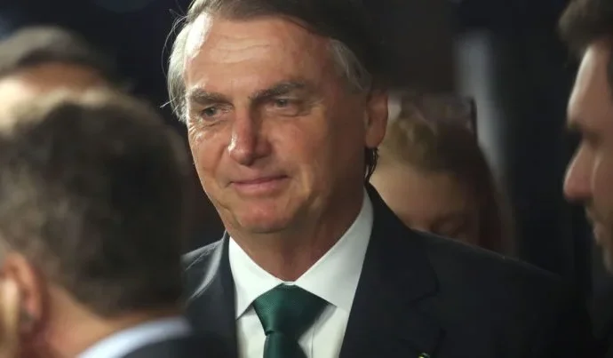 Bolsonaro Presta Depoimento Sobre Arma Apreendida em Blitz