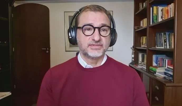 Professor defende transição cuidadosa para o fim da escala 6×1