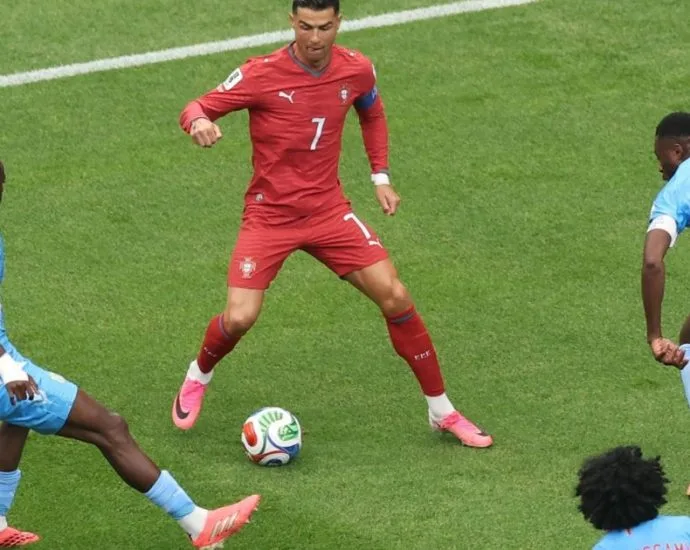 CRISTIANO RONALDO: HENRY CRITICA COMPORTAMENTO EM JOGO DA COPA