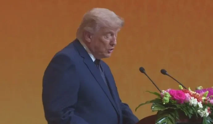 Trump confirma assinatura de acordo com Irã para hoje, apesar de ataque israelense