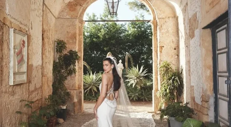Dua Lipa revela fotos exclusivas de sua festa de casamento com Callum Turner