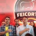 Flávio Bolsonaro e Tarcísio de Freitas reforçam apoio ao agro em evento no interior de SP