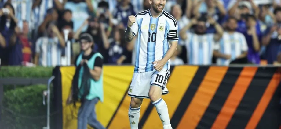 MESSI SE TORNA O PRIMEIRO HOMEM A JOGAR SEIS COPAS DO MUNDO MESSI SE TORNA O PRIMEIRO HOMEM A JOGAR SEIS COPAS DO MUNDO