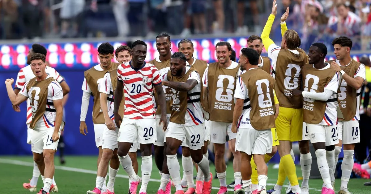 GOLS BRASILEIROS MARCAM ESTREIA DOS ESTADOS UNIDOS NA COPA