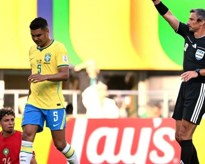 BRASIL TEM DOIS PENDURADOS; VEJA REGRAS DE SUSPENSÃO POR AMARELO NA COPA