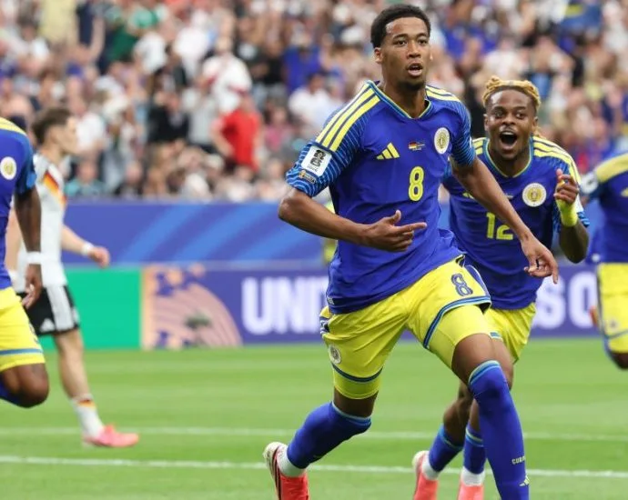 CURAÇAO CELEBRA ESTREIA NA COPA, MESMO COM DERROTA PARA A ALEMANHA
