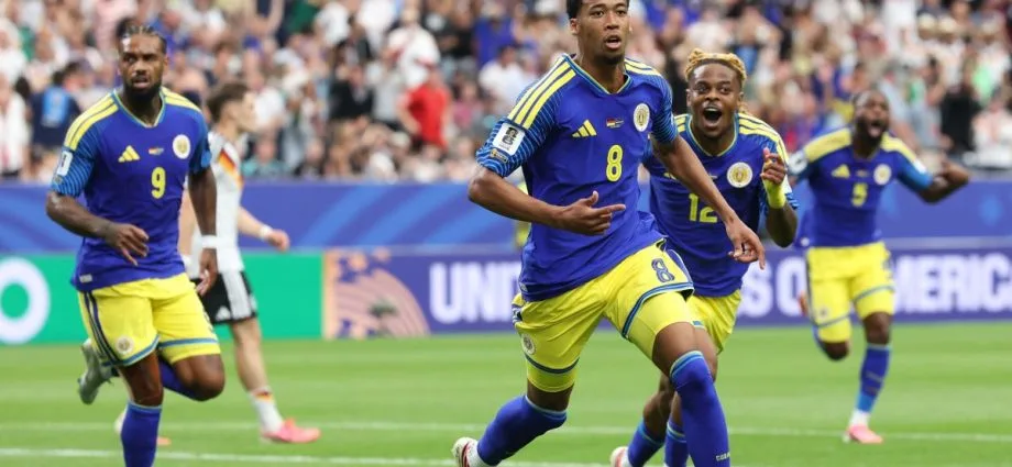 CURAÇAO CELEBRA ESTREIA NA COPA, MESMO COM DERROTA PARA A ALEMANHA