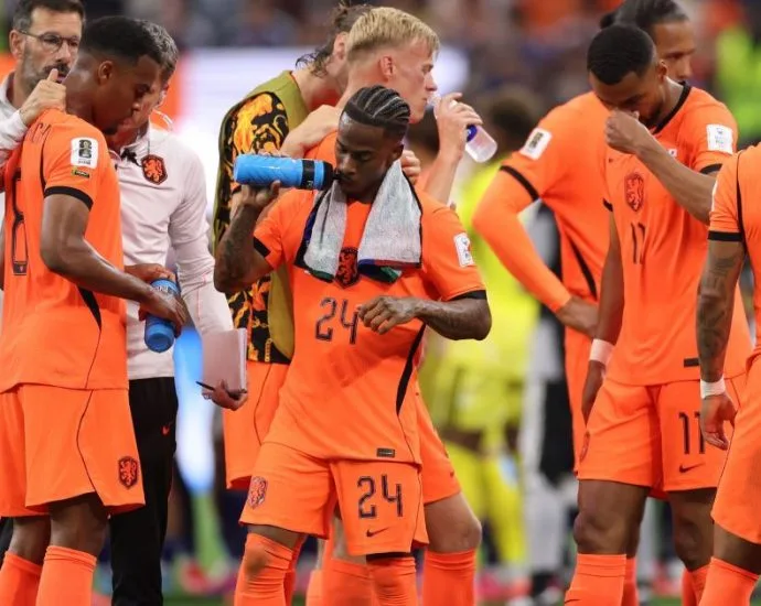 CODY GAKPO SUPERA CRUYFF NA ARTILHARIA DA HOLANDA EM COPAS DO MUNDO